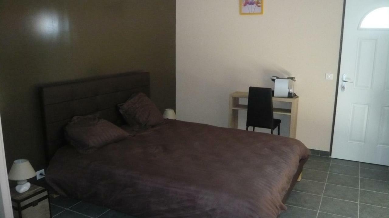 Chambres D'Hotes, B&B Climatisees La Borrellienne Saint-Maximin-la-Sainte-Baume Exterior photo